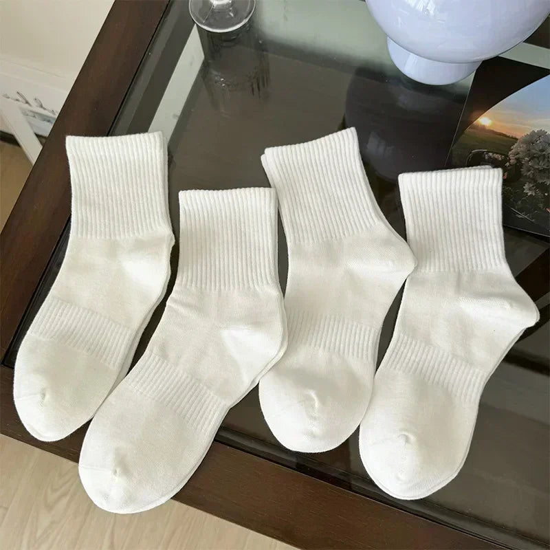 Cotton Sports Socks Unisex Soft Comfortable Breathable Casual Socks Black White Mid Tube Solid Color for Men Women Classic Socks